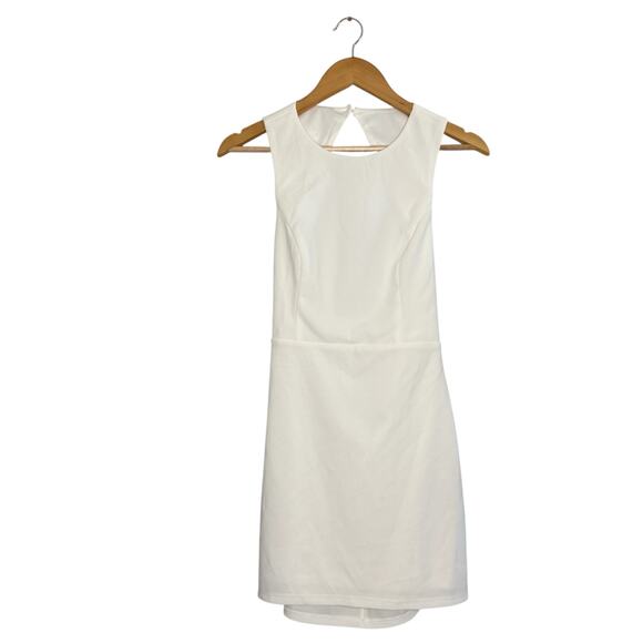 Lulus Confident Cutie White Tie Back
Sleeveless Mini Dress Size M - Picture 5 of 11